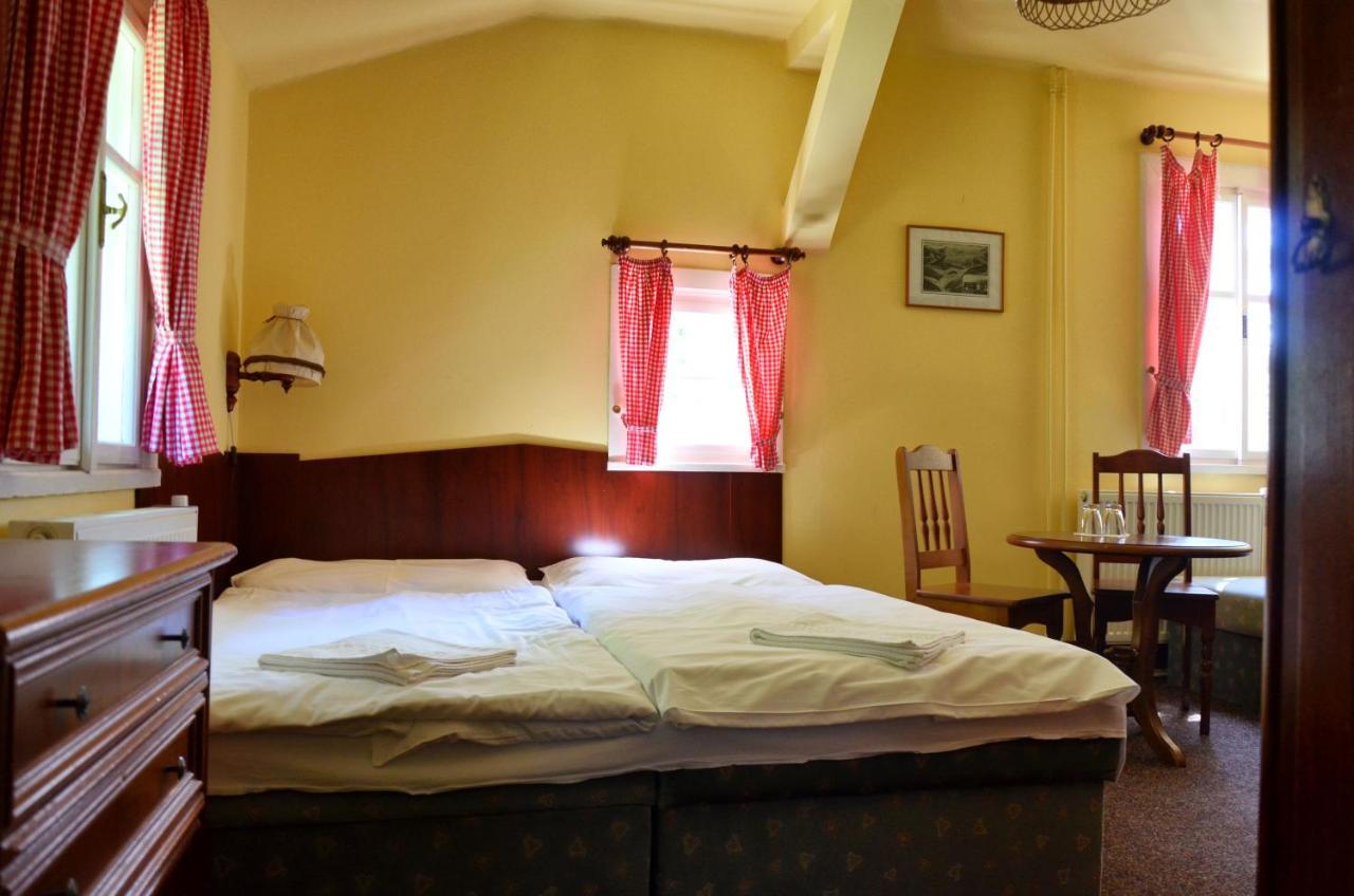 Hotel Diana Spindleruv Mlyn Bagian luar foto