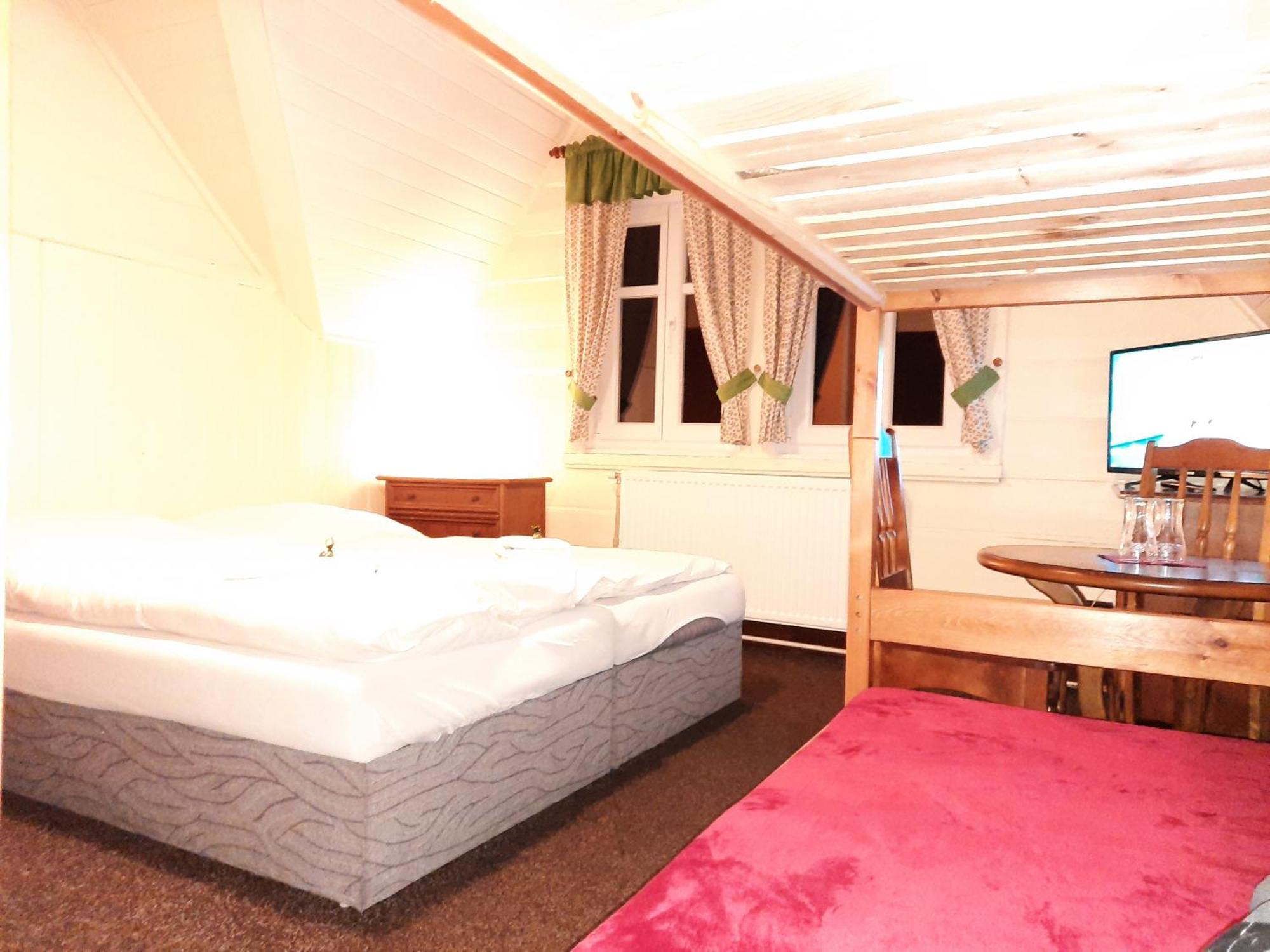 Hotel Diana Spindleruv Mlyn Bagian luar foto
