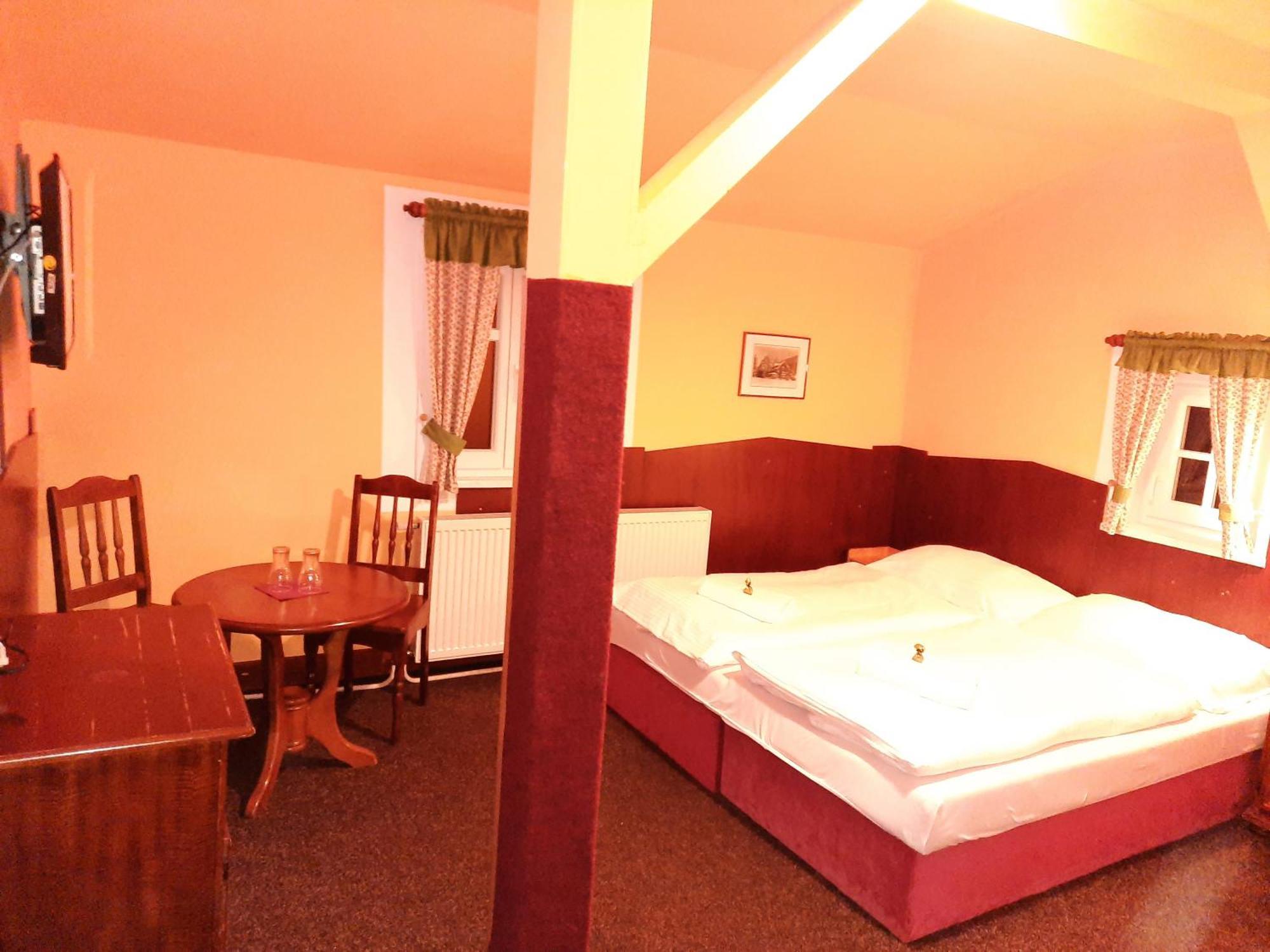 Hotel Diana Spindleruv Mlyn Bagian luar foto